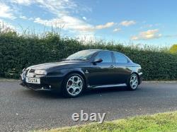 Alfa Romeo 156 GTA 3.2 V6 Berline (Nero Metallico) Historique Étendu Q2 Manuel