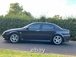 Alfa Romeo 156 GTA 3.2 V6 Berline (Nero Metallico) Historique Étendu Q2 Manuel