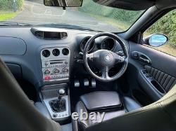 Alfa Romeo 156 GTA 3.2 V6 Berline (Nero Metallico) Historique Étendu Q2 Manuel