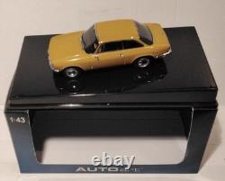Alfa Romeo 1750 GT Veloce 1/43e AUTOart Réf. 50102