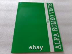 Alfa Romeo remporte une rare brochure de 1984 pour ses conducteurs Alfa Romeo équivalente au neuf